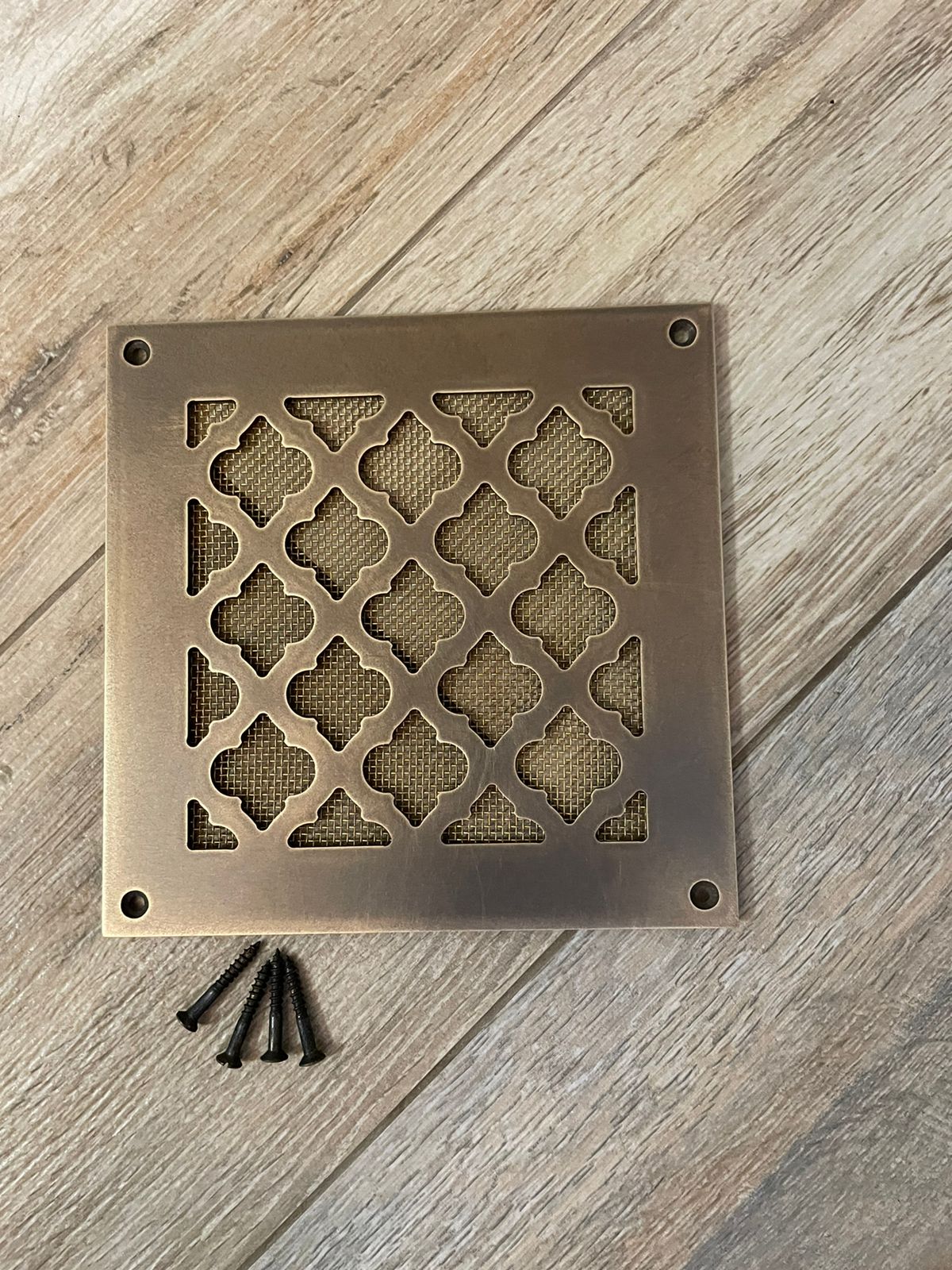 Вентиляционная решетка латунная шлифованная с патиной LR 350 150х150